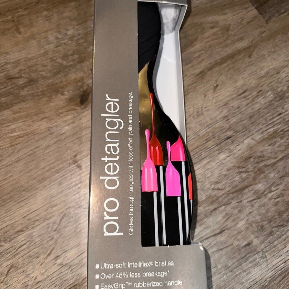 Wet Brush Pro Detangler Lipstick love IntelliFlex Bristles EasyGrip‎ Handle NEW